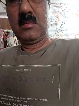 moonflower25 online show from March 4, 2026, 3:34 am