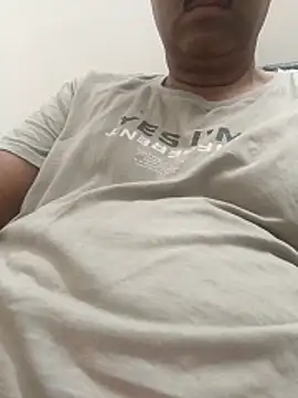 moonflower25 online show from May 6, 2026, 11:21 pm