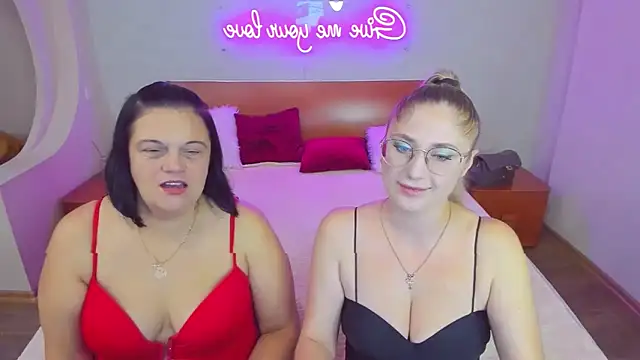 Snapshot of Your_Exstasy chatting on October 9, 2025, 10:35 am Your Exstasy online show from October 9, 2025, 10:35 am