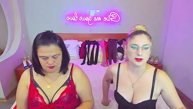 Snapshot of Your_Exstasy chatting on October 12, 2025, 7:40 am Your Exstasy online show from October 12, 2025, 7:40 am