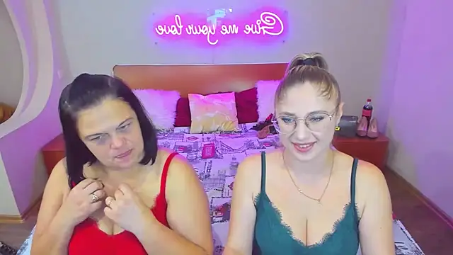 Snapshot of Your_Exstasy chatting on October 15, 2025, 10:48 am Your Exstasy online show from October 15, 2025, 10:48 am