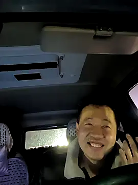 huanhuanaaaaa online show from March 1, 2026, 10:28 am