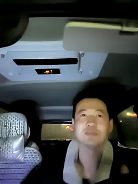 huanhuanaaaaa online show from March 9, 2026, 12:42 pm