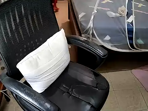 sissypamsissy online show from November 12, 2025, 1:44 pm