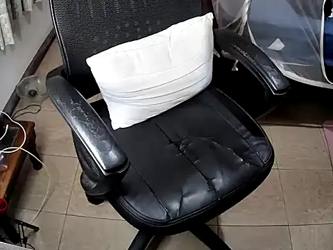 sissypamsissy online show from December 3, 2025, 5:26 am