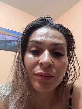 iSelena online show from September 21, 2025, 6:53 pm