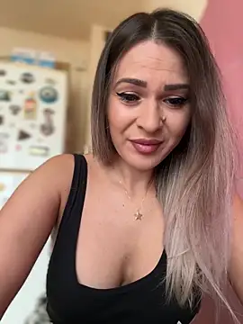 iSelena online show from September 26, 2025, 5:55 am