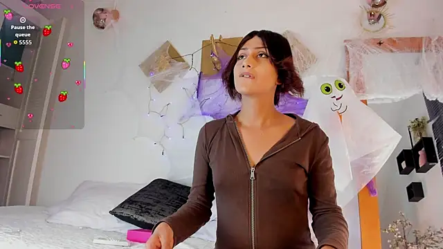 Aleexiiaa online show from October 29, 2025, 1:02 pm