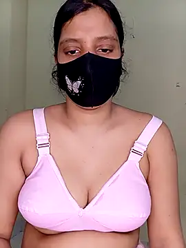 Rose-luckey online show from October 31, 2025, 8:21 pm