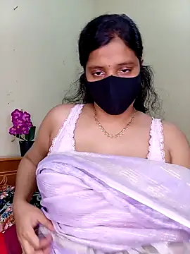Snapshot of Rose-luckey chatting on May 11, 2026, 1:50 pm Rose-luckey online show from May 11, 2026, 1:50 pm