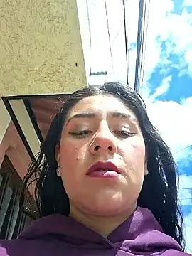 CAROLINE  07 online show from September 9, 2025, 2:49 pm