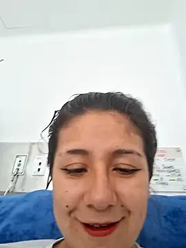 CAROLINE  07 online show from October 9, 2025, 7:01 pm