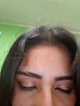 CAROLINE  07 online show from November 10, 2025, 4:50 pm