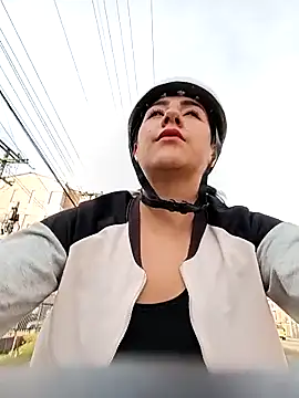 CAROLINE  07 online show from April 18, 2026, 12:42 pm