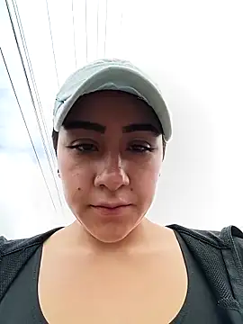 CAROLINE  07 online show from April 19, 2026, 12:48 pm