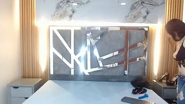 shakirajackson202cl online show from September 13, 2025, 1:44 pm