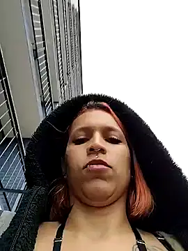 Zoe73  online show from September 13, 2025, 7:35 pm