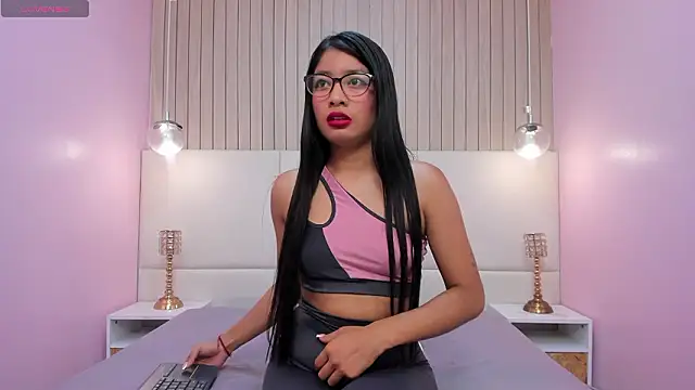 MelanyWayne  online show from March 17, 2026, 6:33 pm