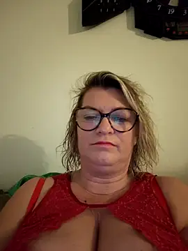 Snapshot of Delphineben chatting on January 14, 2026, 6:57 pm Delphineben online show from January 14, 2026, 6:57 pm