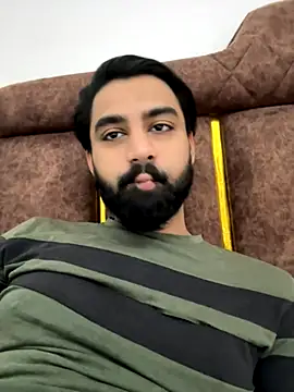 hottestboy03 online show from November 4, 2025, 8:02 am