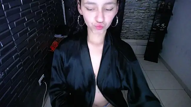 sofia ginevra online show from December 13, 2025, 7:53 pm