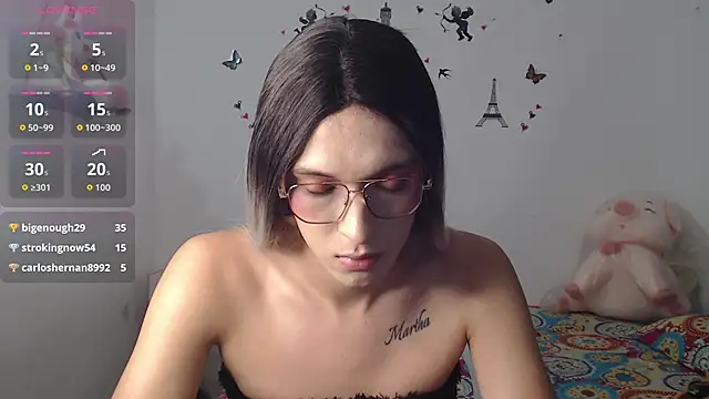 Snapshot of Macarena_05 chatting on September 15, 2025, 6:02 am Macarena 05 online show from September 15, 2025, 6:02 am
