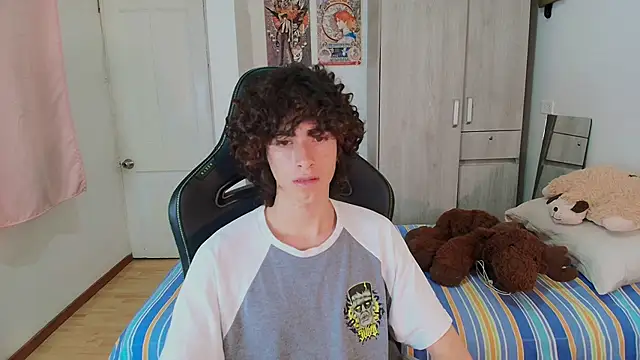 Nude Boy18 online show from March 13, 2026, 9:05 am