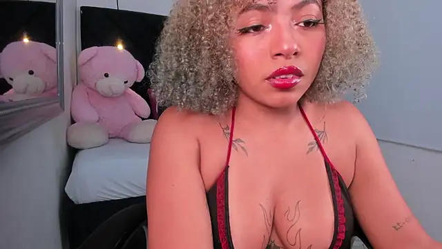 momo ayasse online show from February 21, 2026, 3:51 am