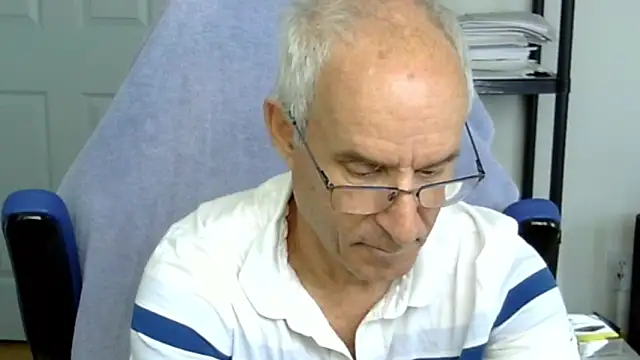 funone1999 online show from October 12, 2025, 4:17 pm