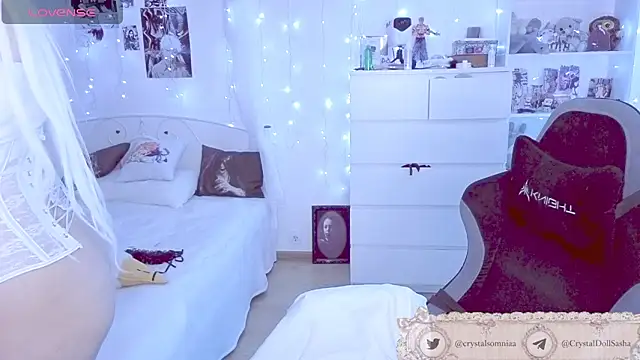 Snapshot of Crystal_somnia chatting on July 26, 2026, 10:16 pm Crystal somnia online show from July 26, 2026, 10:16 pm