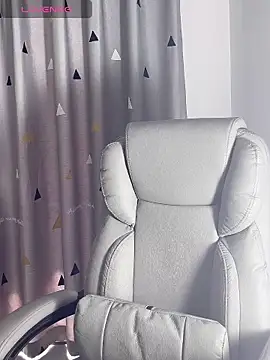 annacc999 online show from September 15, 2025, 6:35 am