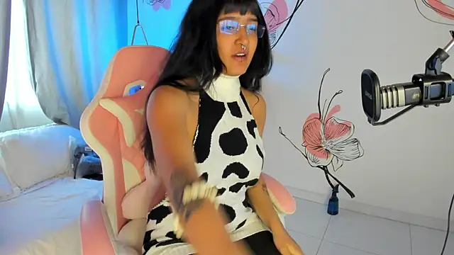 Snapshot of Angel_kanon chatting on August 6, 2026, 1:35 pm Angel kanon online show from August 6, 2026, 1:35 pm