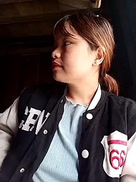 XoiXoi232 online show from November 22, 2025, 7:07 am