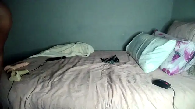 blueyXxX online show from April 20, 2026, 4:32 pm