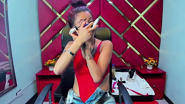 Snapshot of Kataleya_Luck chatting on December 2, 2025, 3:34 am Kataleya Luck online show from December 2, 2025, 3:34 am