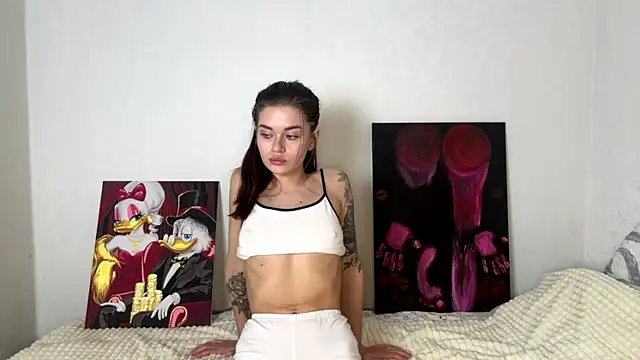 Petal Couple online show from November 28, 2025, 9:45 am