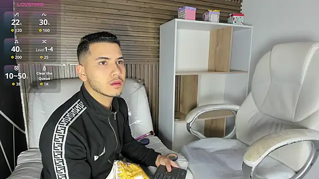 Axel grey  online show from October 19, 2025, 1:01 pm