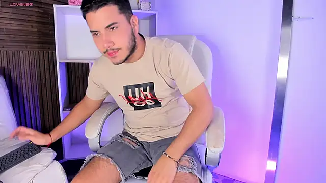 Axel grey  online show from November 12, 2025, 12:16 pm