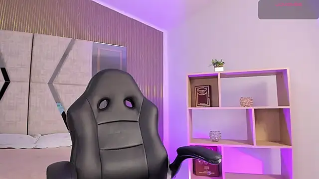 Axel grey  online show from March 3, 2026, 12:33 pm