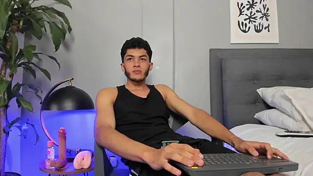 Tylerffoxx online show from July 11, 2026, 8:22 pm