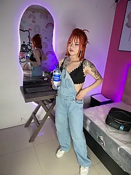 Alysson LS online show from September 30, 2025, 1:43 am