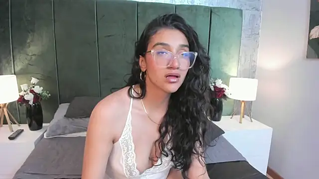 ValentiinaCruz online show from September 12, 2025, 10:54 pm