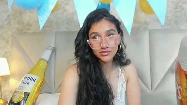 ValentiinaCruz online show from October 2, 2025, 10:28 pm