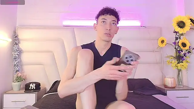 Ashton Myers online show from November 6, 2025, 8:43 pm