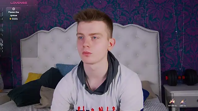 Happydeimos online show from April 18, 2026, 9:37 pm