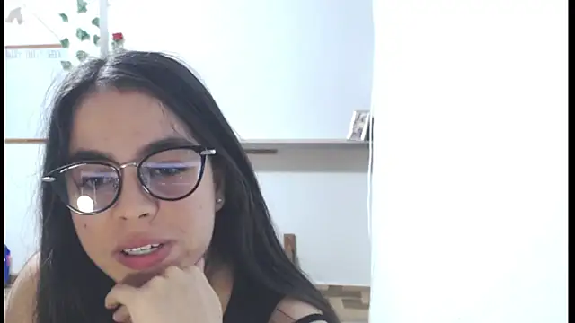 Snapshot of NatashaRose18 chatting on October 1, 2025, 8:48 pm NatashaRose18 online show from October 1, 2025, 8:48 pm