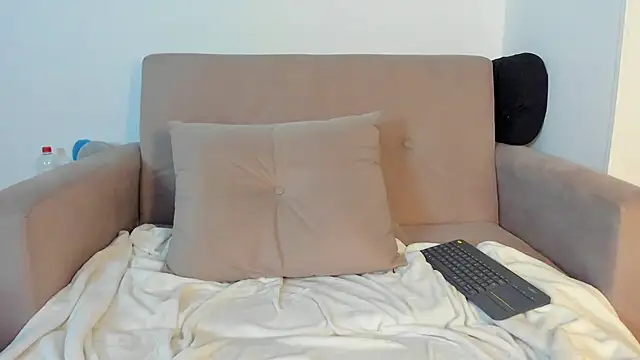 Snapshot of marie_pourtoii chatting on June 11, 2026, 12:32 am marie pourtoii online show from June 11, 2026, 12:32 am