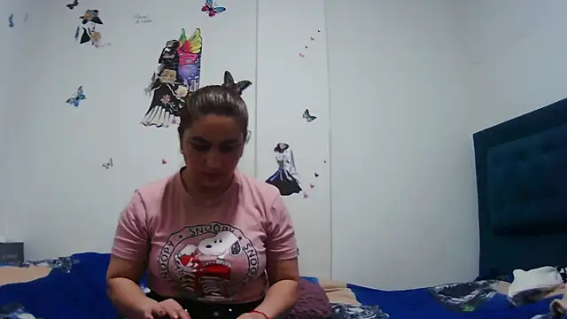 AddyStuart  online show from November 19, 2025, 3:50 am