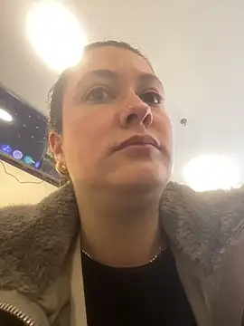 Snapshot of Abby-LS chatting on January 5, 2026, 5:27 pm Abby-LS online show from January 5, 2026, 5:27 pm