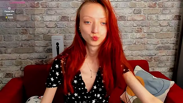 Snapshot of Daria_J chatting on September 10, 2025, 4:12 am Daria J online show from September 10, 2025, 4:12 am